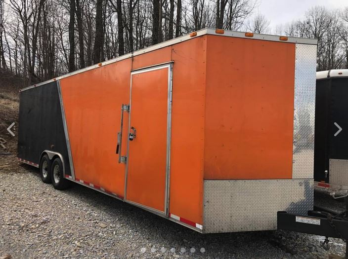 Enclosed trailer Orange.JPG